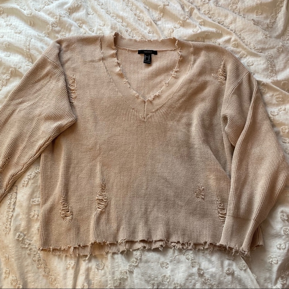 forever 21 || distressed hem v neck sweater